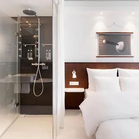 Ruby Luna Hotel 4*