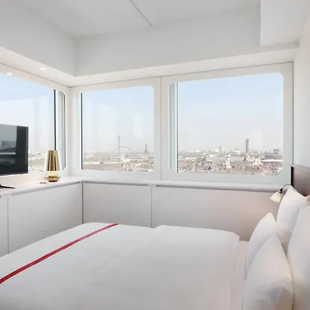 Ruby Luna Hotel 4*