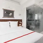Ruby Luna By Ihg Otel Düsseldorf